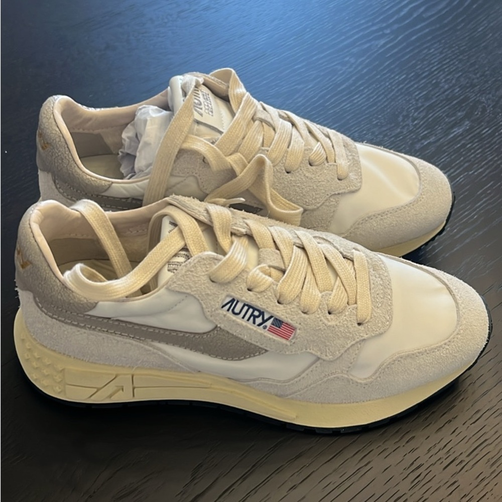 Autry Reelwind Low sneaker
Grey and white 
Never worn 
Comes w/box and shoe bag
